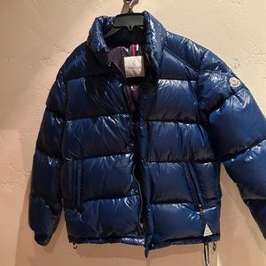 NWT men Montclair puffer . Beautiful blue , Moncler size 4, men large